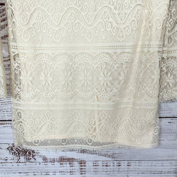 Max Studio Vintage Ivory Lace Illusion Neckline Top, EUC, Size Small - Picture 8 of 9